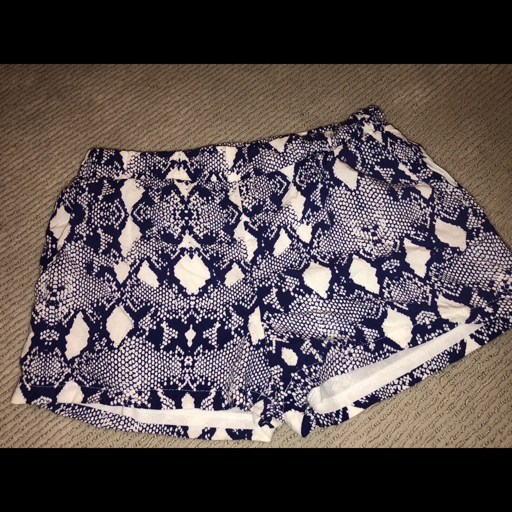 Bloomingdales aqua snakeskin shirt